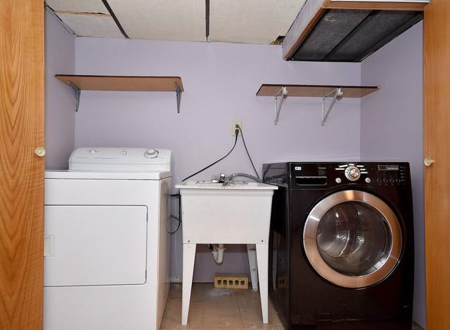 Building Photo - 2635 Maple St