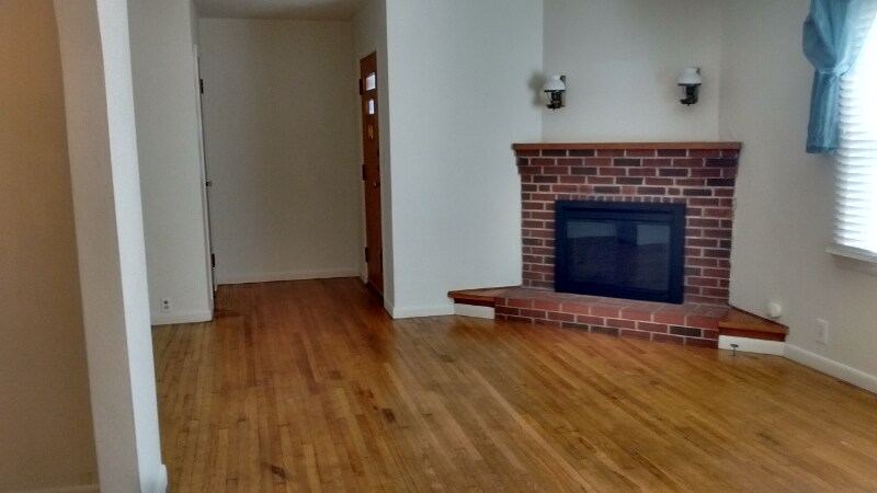 Building Photo - 1601 W Broadway