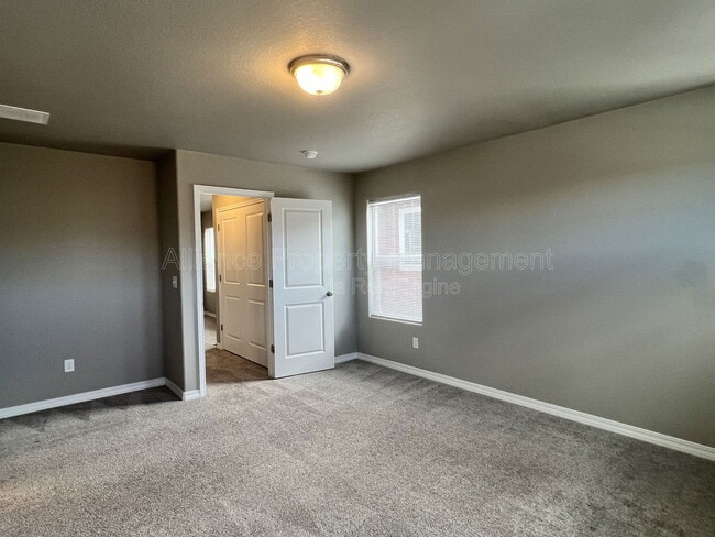 Building Photo - 7839 Lathrop Vw