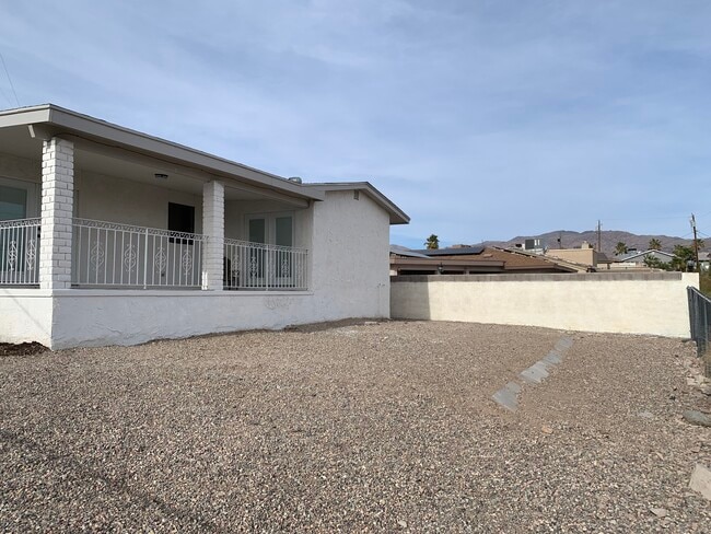 Building Photo - 3576 Stanford Dr