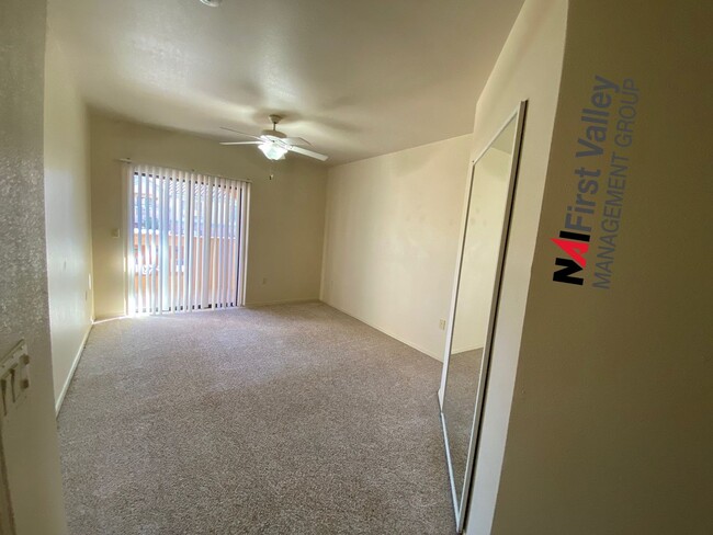 Building Photo - 2 Bedrooms, 2 Baths