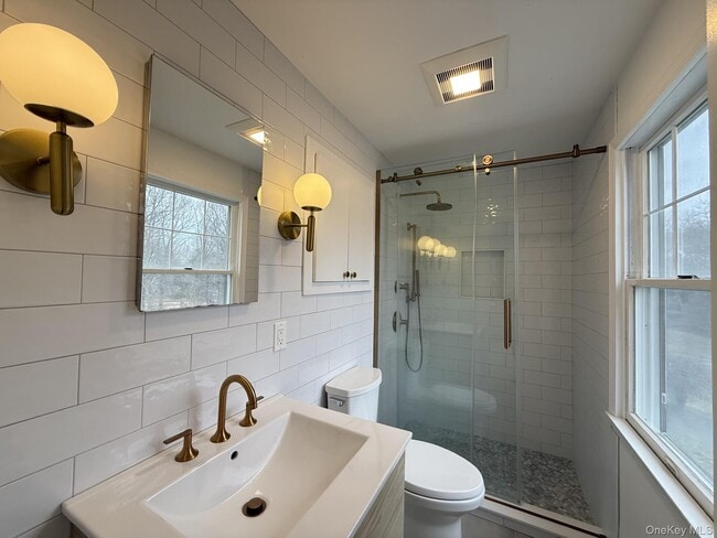 Building Photo - 6 Beech Hill Rd