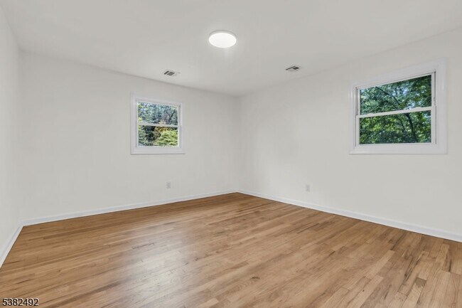 Building Photo - 55 Orchard Dr