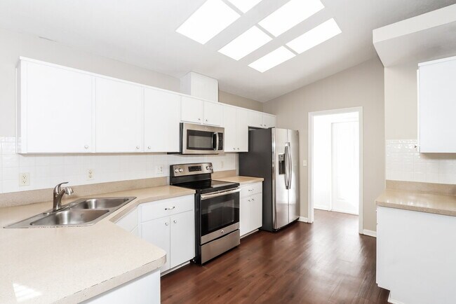 Building Photo - 10932 New Brighton Ct