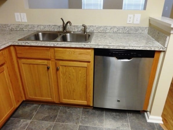 Building Photo - 1201 Catbird Ct