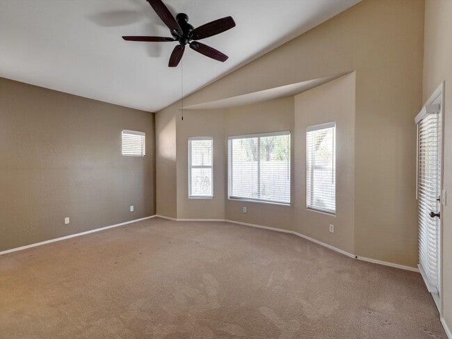 Building Photo - 3 bd 2 bth 2120 sq ft in stonehaven in sco...