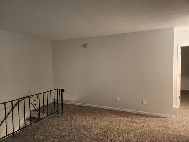 Building Photo - 17 Alexander Dr