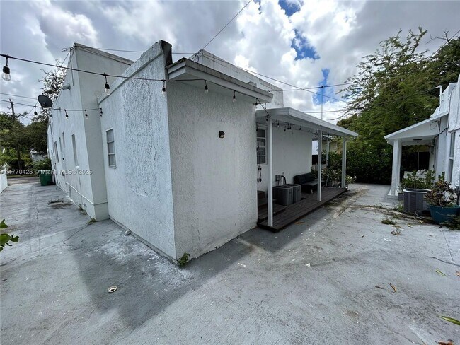 Building Photo - 551 NW 41st St