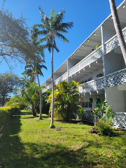 Building Photo - 2005 Sans Souci Blvd