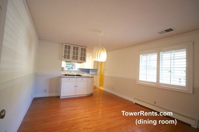 Building Photo - Santa Rosa: 3 bedroom, 2 1/2 bath Home wit...