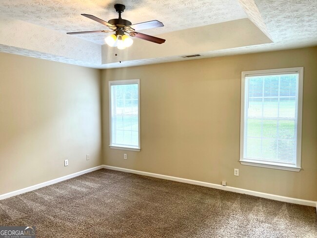 Building Photo - 100 Oak Hill Dr