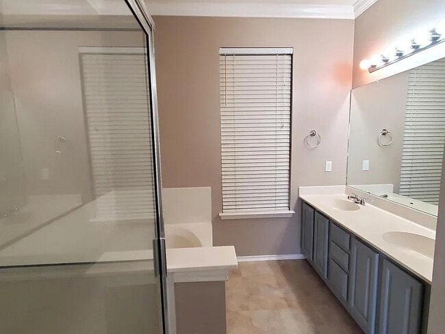 Building Photo - 17012 Ocelot Way