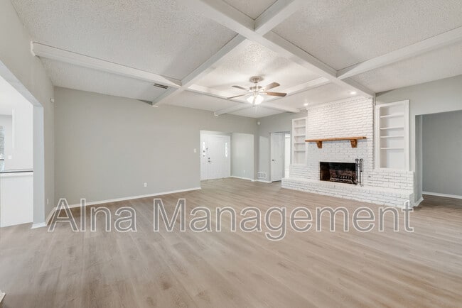 Building Photo - 1005 Canadian Cir