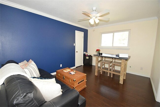Building Photo - 20610 Laurel Lock Dr