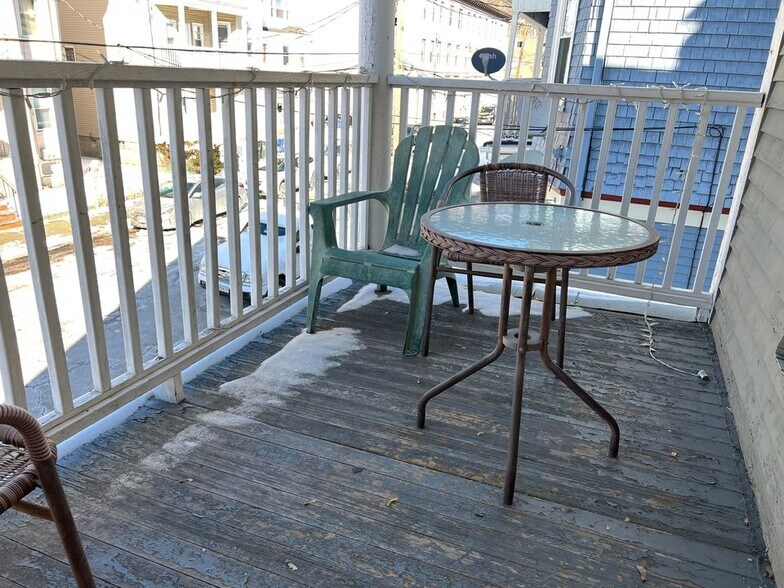 Private deck - 29 Brackett St
