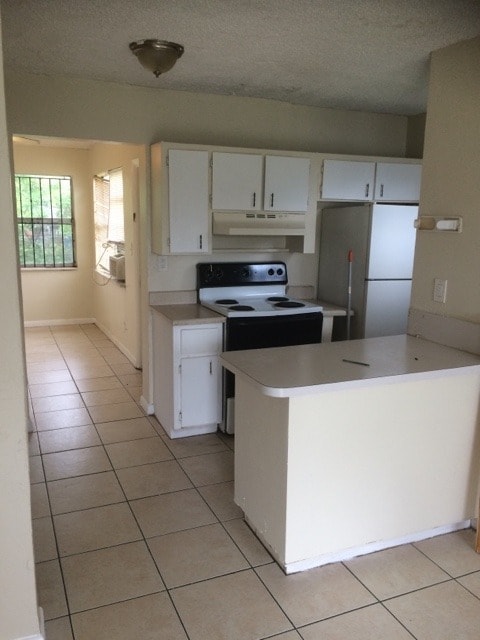 Building Photo - Large 3-2 house with  hookups for washer and dryer