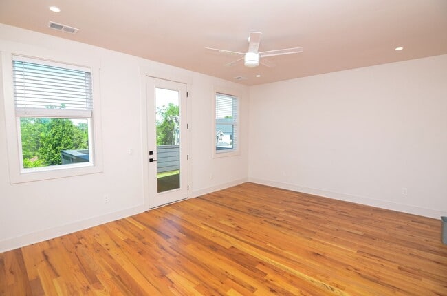 Building Photo - 411 Mcadoo Ave