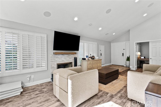 Building Photo - 18 Brookdale