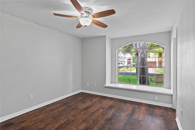 Building Photo - 1904 Dayflower Trce