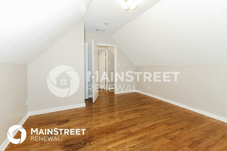 Building Photo - 3017 Greenwood Ave