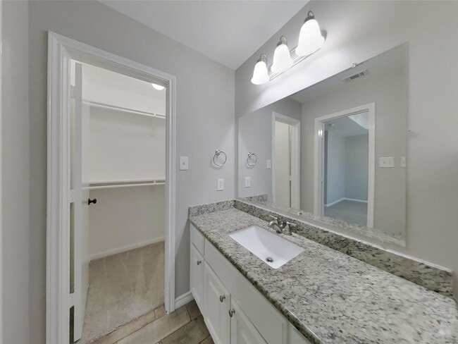 Building Photo - 16229 Summerset Estates Blvd