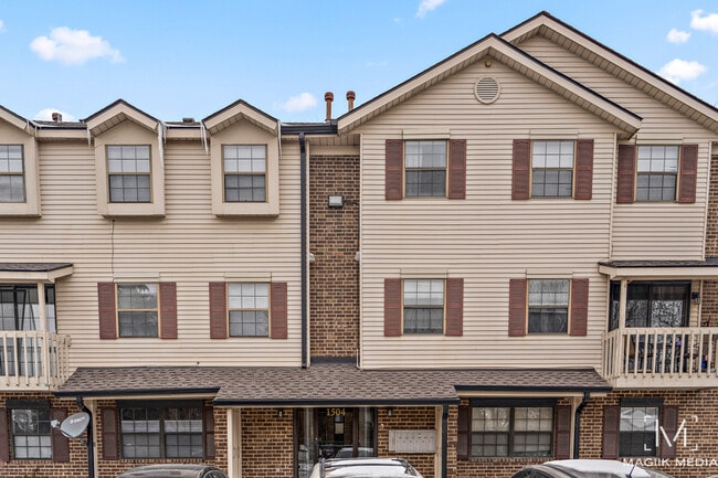 Primary Photo - 1504 W Jefferson Ave
