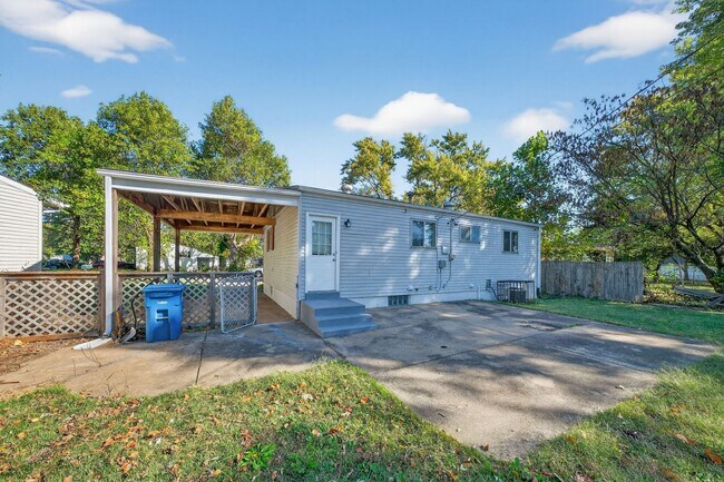 Building Photo - 1226 Baron Ave