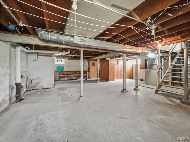 Building Photo - 429 Lionel Ave