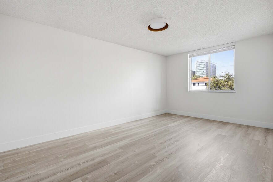 Building Photo - 1010 NW 11th St