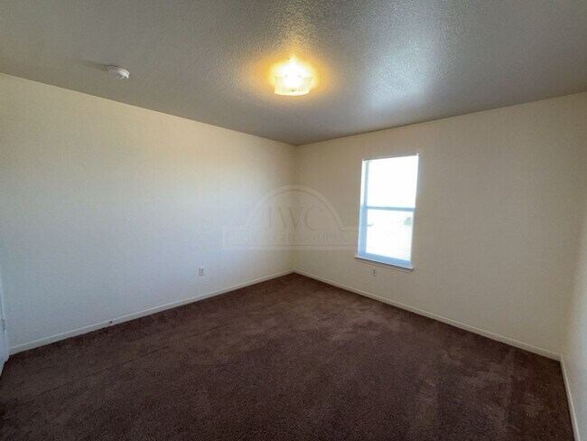 Building Photo - 1006 Circle M Dr