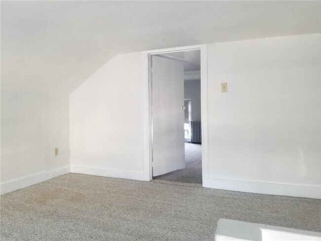 Building Photo - 25 S Main St