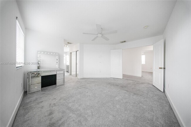 Building Photo - 13868 SW 38th Terrace