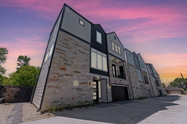 Building Photo - 8521 Brandon St