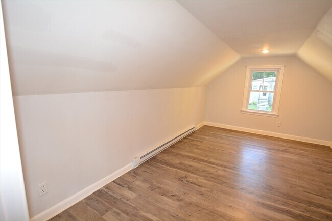 Building Photo - 11 Tolman St