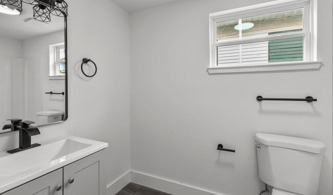 Building Photo - 3312 Sealy Ave