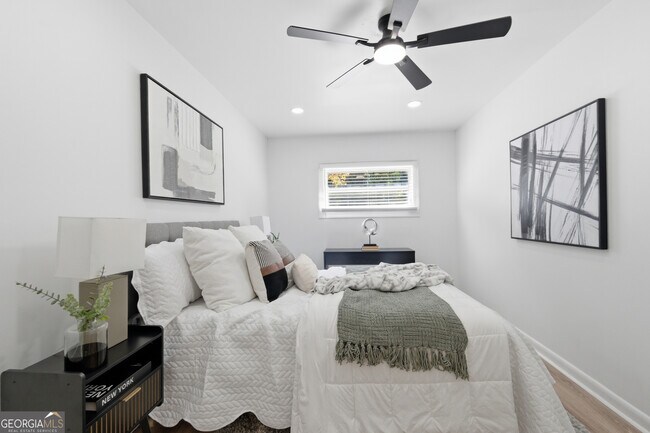 Building Photo - 2541 Santa Barbara Dr NW