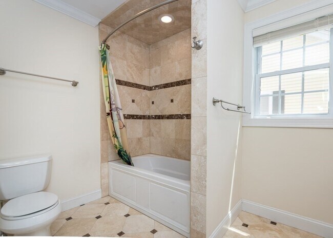 Building Photo - 67 Trimount Ave