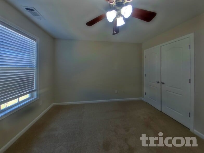 Building Photo - 374 Madison Ave