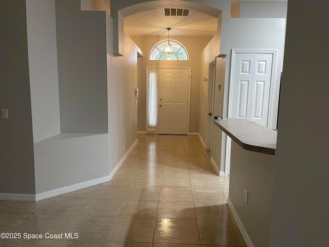 Building Photo - 1044 Sedgewood Cir