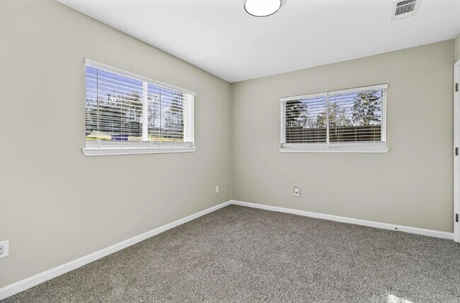 Building Photo - 416 Kickapoo Dr