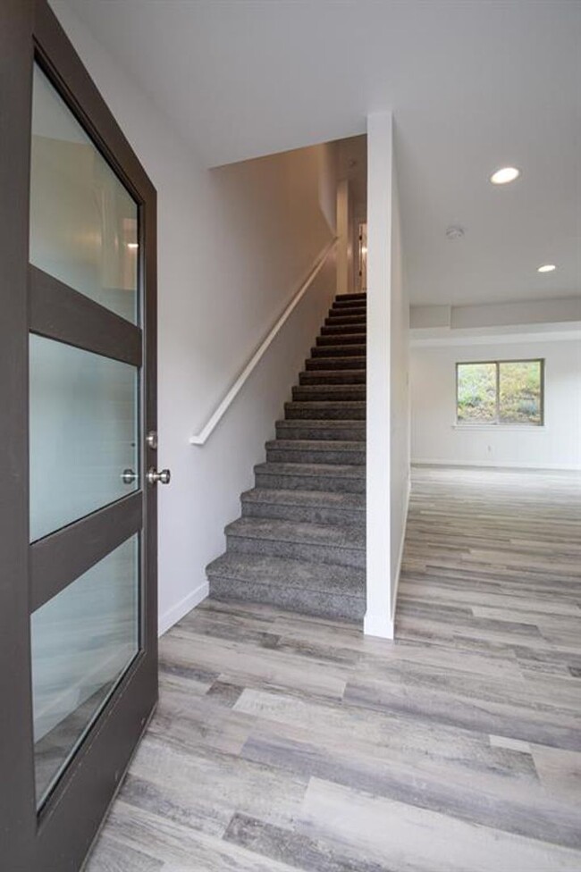 Building Photo - New South Hills Duplex Stunner!