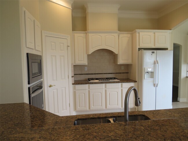 Building Photo - 12603 Watercress Park