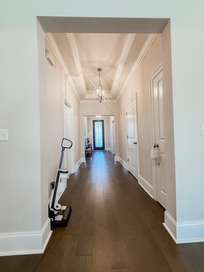 Building Photo - 5742 Vlg Rdg Ln