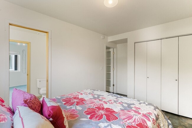Building Photo - Beautiful 3 Bedroom 3 Bathroom Home With Stunning Views