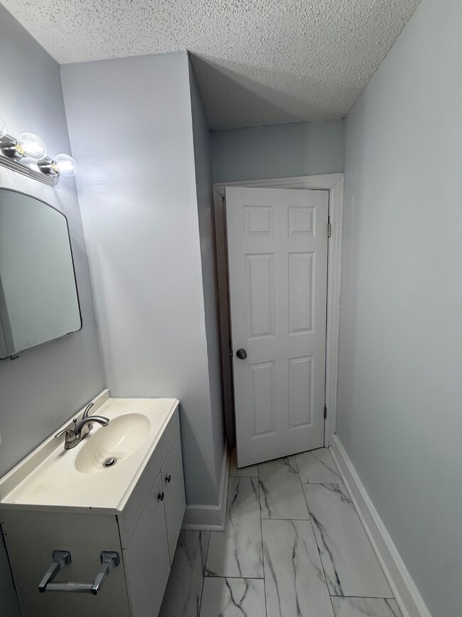 Building Photo - 3221 Wolfe St