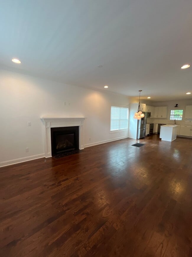 Building Photo - 3 Bedroom/ 2.5 Bath Home in Woodbine with Beautiful Screened in Porch and Fenced Yard.