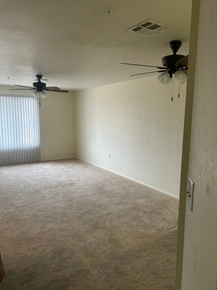 Building Photo - 2044 Mesquite Ln