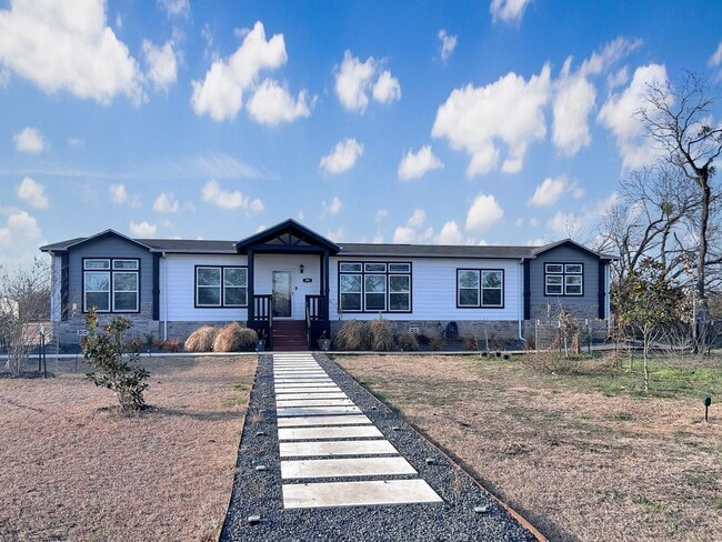 Building Photo - Spacious New Braunfels Retreat on 1 Acre – Walk to Lake Dunlap & the Guadalupe River