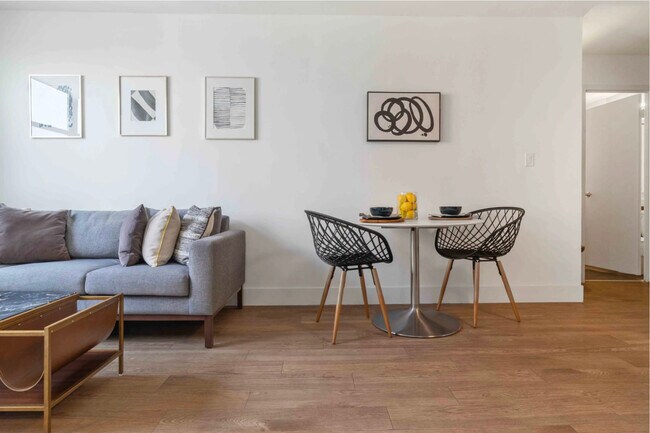 Building Photo - 420 W Belmont Ave