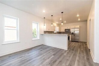 Building Photo - Beautiful 4 Bedroom Newly renovated home!